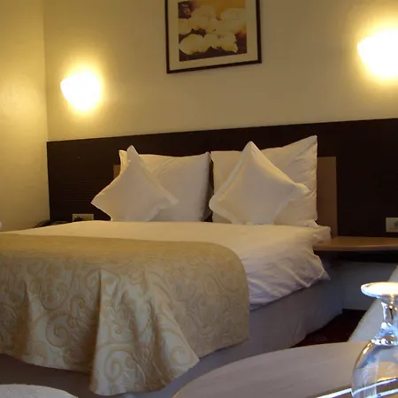 Berthelot Hotel